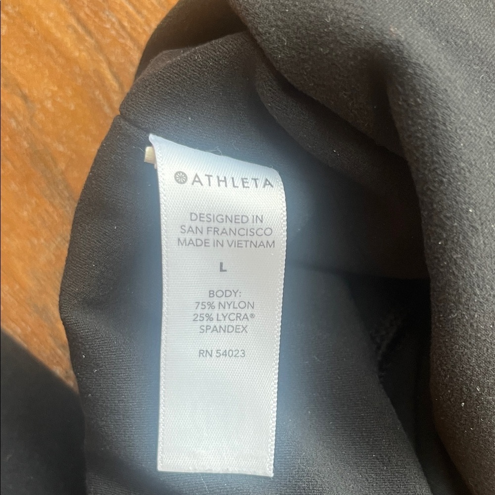 Athleta Classic Black Women's Shorts - Large - Picture 9 of 9